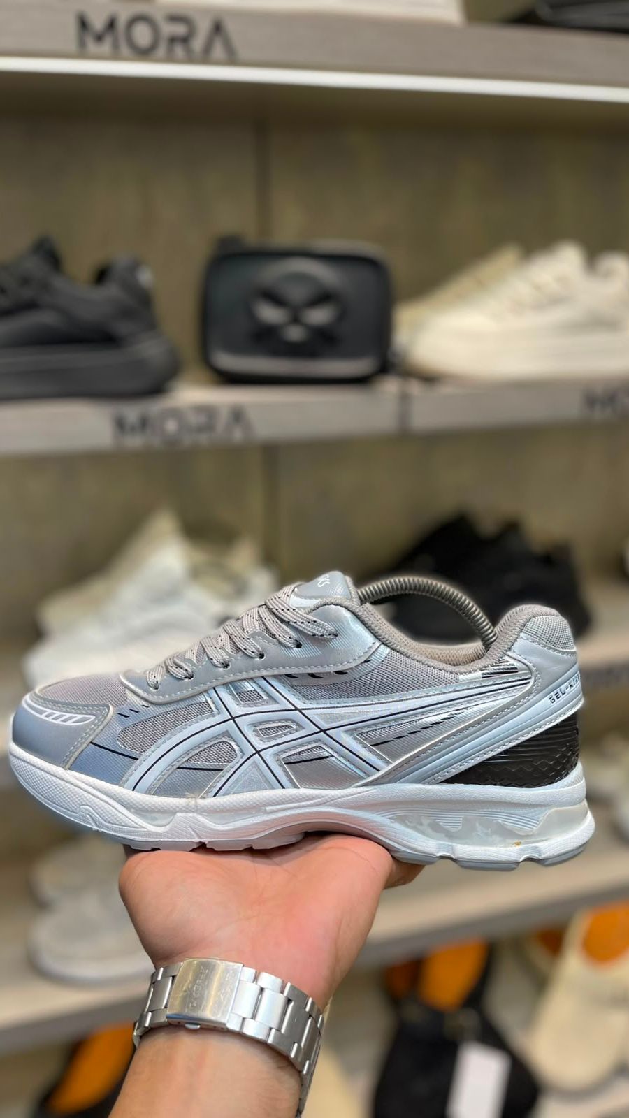 Asics Gel-Kayano Silver-Grey Sneaker