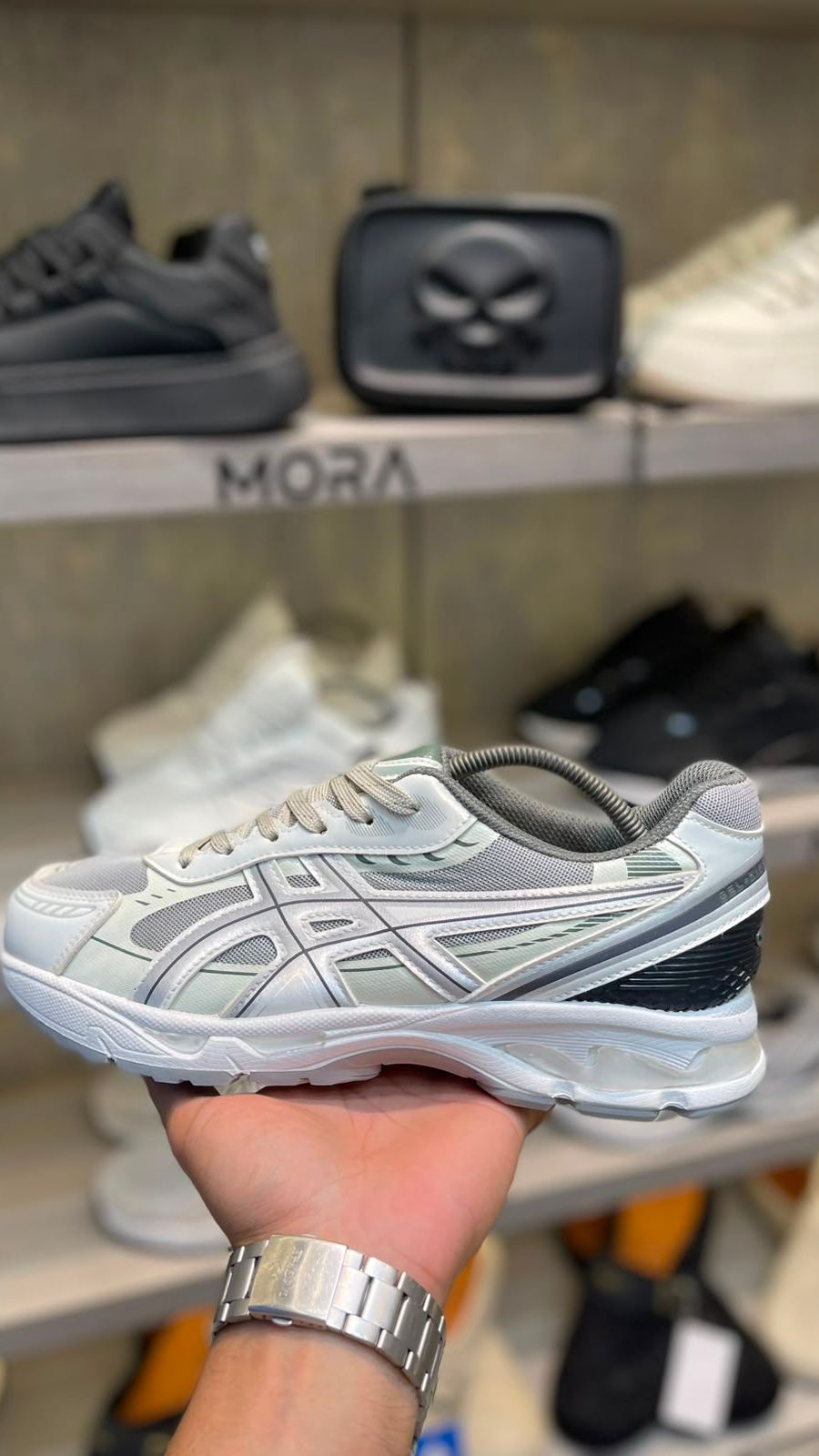 Asics Gel-Kayano Off-White & Grey Sneaker
